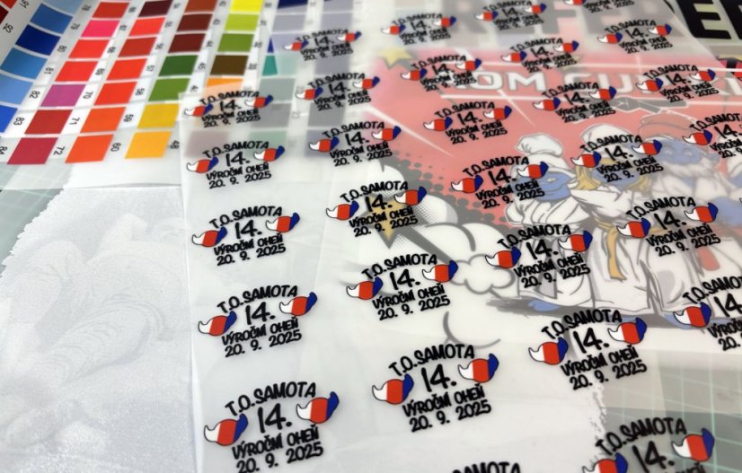 Tisk s bílým podkladem